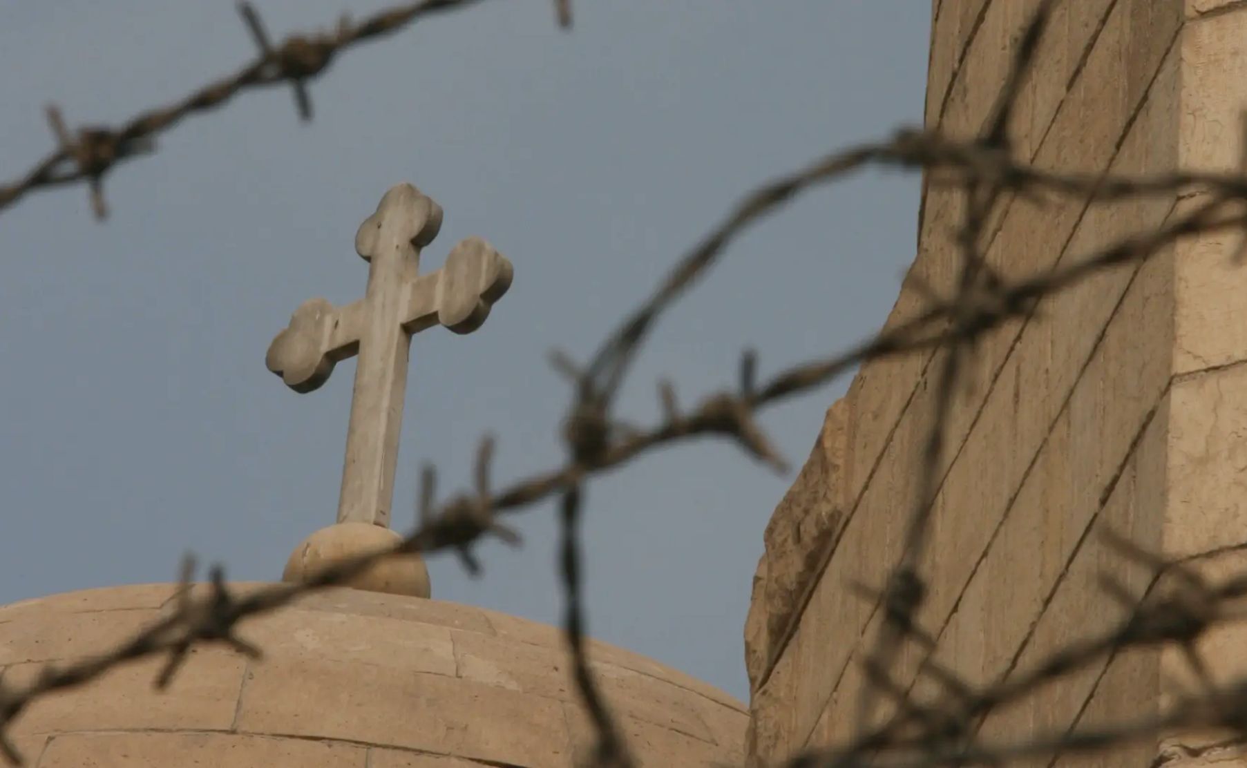 Há 20 anos cristãos no Egito tentam finalizar templo, mas muçulmanos sempre demolem