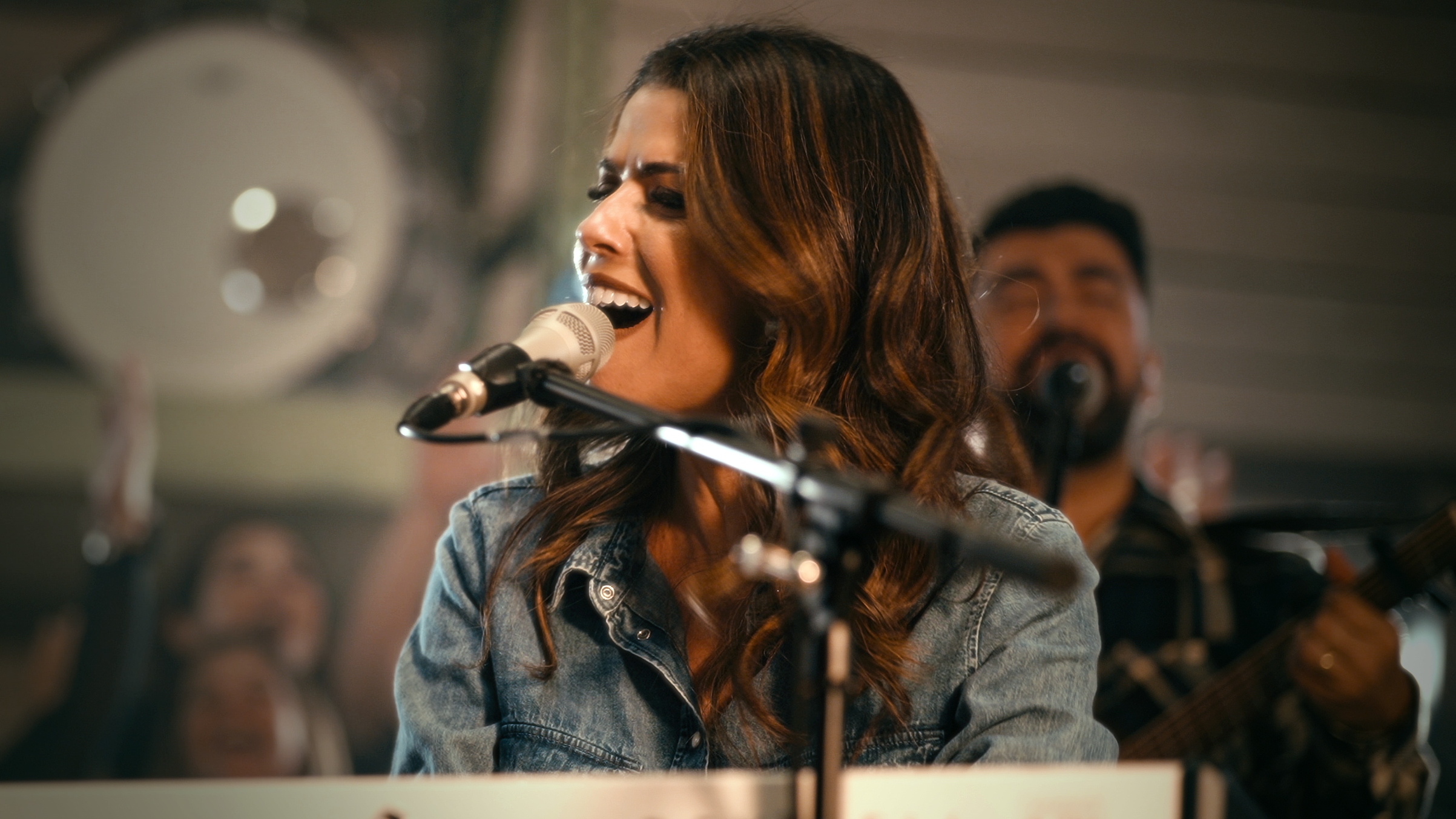 ‘Em Teus Braços Estou Seguro’: Rachel Novaes canta os Salmos em novo louvor