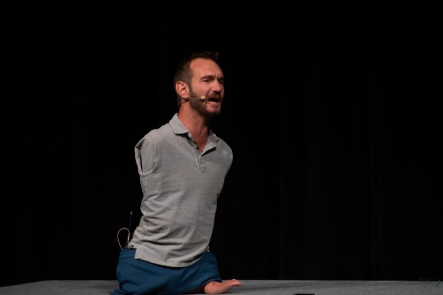 Nick Vujicic diz que igrejas estão virando clubes sociais: ‘Precisamos nos arrepender’