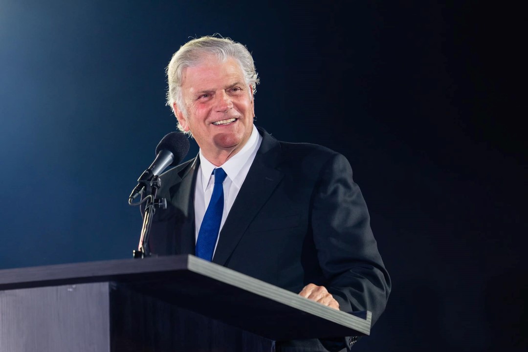 Centenas vêm a Jesus em cruzada com Franklin Graham: ‘O Evangelho transcende culturas’