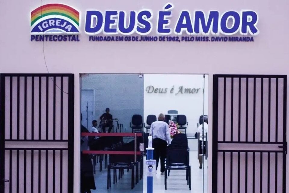 Igreja Deus é Amor é denunciada por racismo após a proibição de “penteado afro”